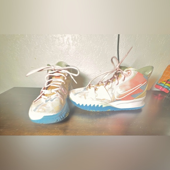 Nike Kyrie 7 ‘1 People 1 World’ Men’s Basketball Shoes NBA CQ9326-600 - - Picture 1 of 11